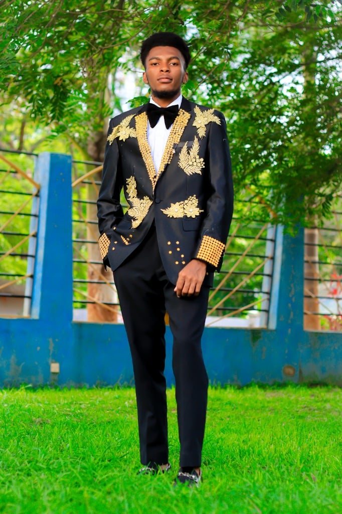 Voguish Black & Gold