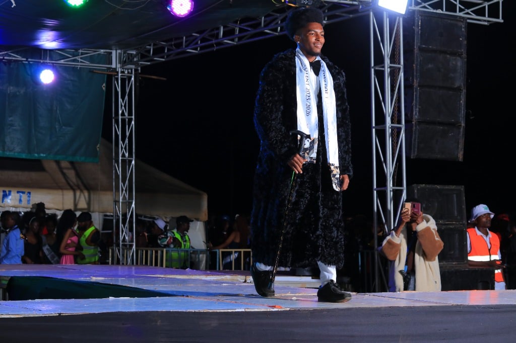 Night Runway: The Cane